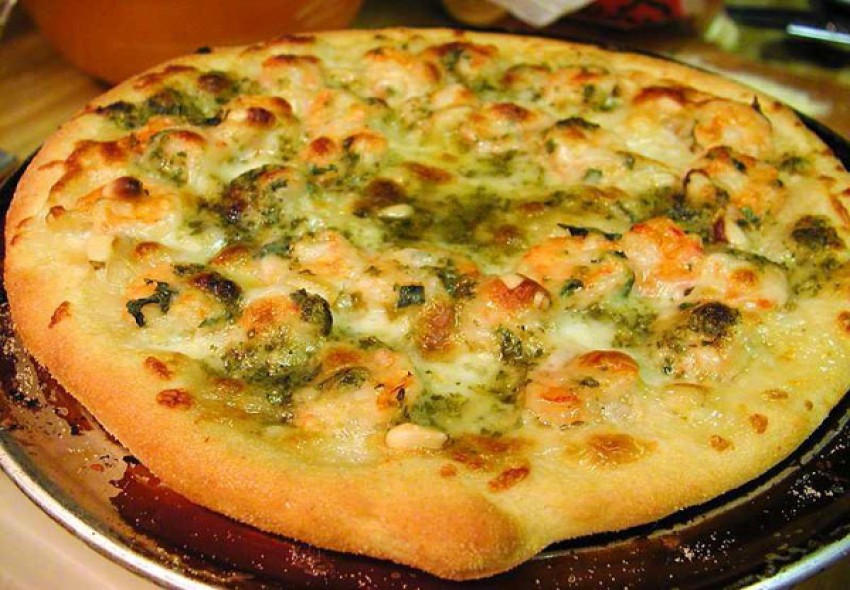 Pizza tôm xốt Pesto kiểu Ý